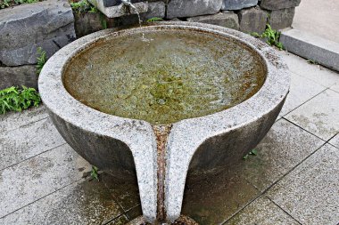 Kore 'de içme suyu kuyusu.