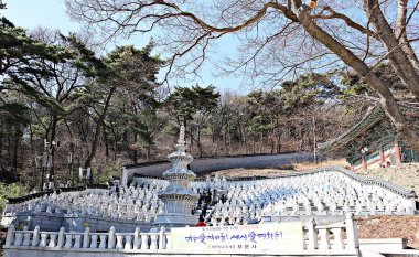 Bu Kore tapınağının Buda heykeli.