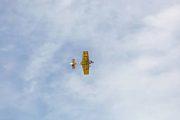 Modelo Avião Voando Céu — Fotografia de Stock