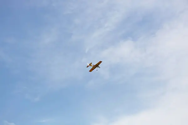Modelo Avião Voando Céu — Fotografia de Stock