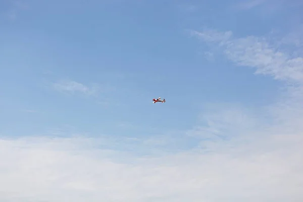 Avión Modelo Volando Cielo — Foto de Stock