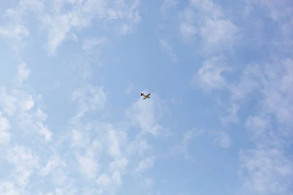 Modelo Avião Voando Céu — Fotografia de Stock