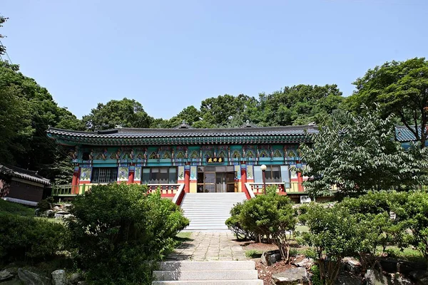 韓国にある仏教寺院で — ストック写真