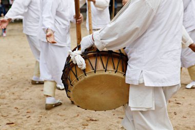Geleneksel Japon dansı.