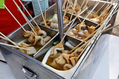 Sebzeli Çin tavuk çorbası.