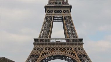 Eyfel Kulesi Tour Eiffel, Paris, Fransa, Avrupa. Yukarı doğru genel bakış