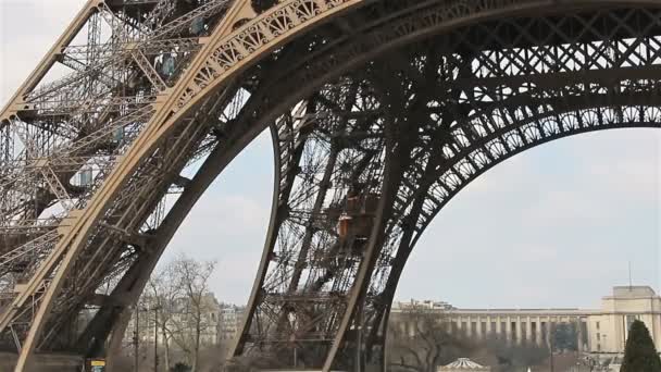 Eiffel Tower, Výtah, Paříž, Francie, Evropa. — Stock video