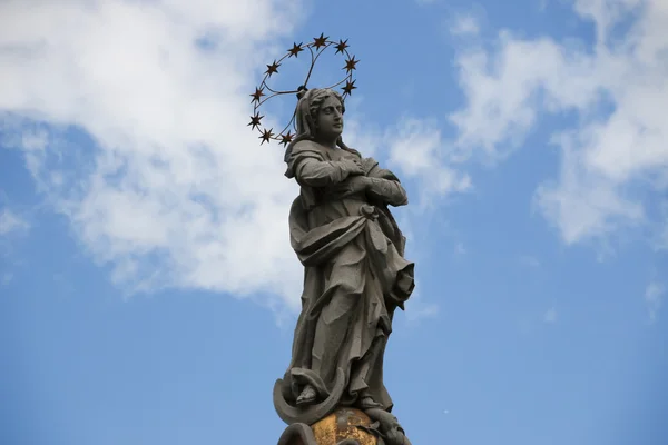 Slovensko, Košice. Hlavní ulice. Socha Petra. Městské krajině. — Stock fotografie