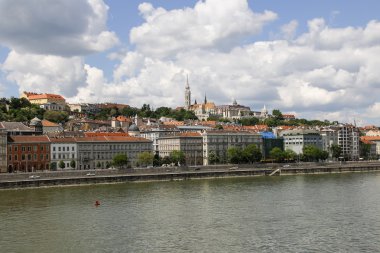 Budapeşte, Macaristan. Yaz aylarında güzel Danube dolgu.