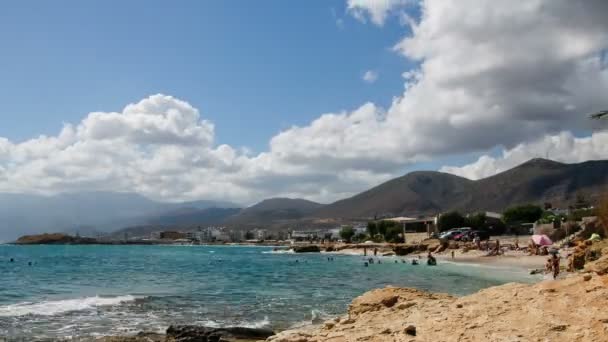 Grécia. Hersonissos. Ilha de Creta. Tempo limite sobre a praia . — Vídeo de Stock