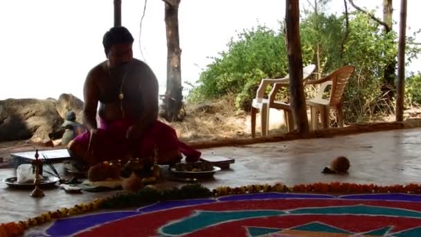 Puja. Rito religioso hindu. Índia . — Vídeo de Stock