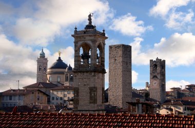 Panorama eski Bergamo, İtalya.