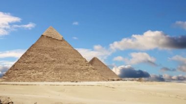 Büyük Giza piramitleri. Kahire. Mısır. Zaman atlamalı.