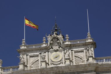 İspanya. Madrid Kraliyet Sarayı. Bayrak.