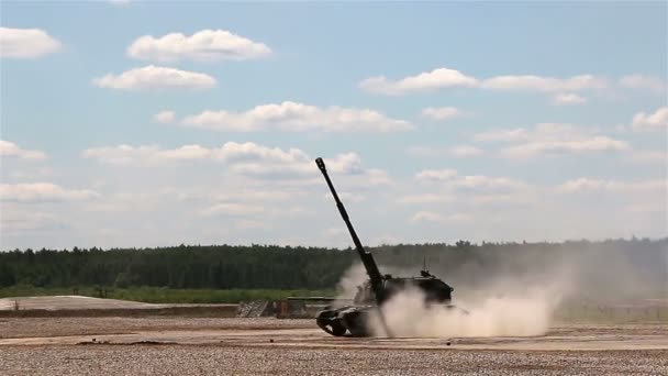 Kubinka, região de Moscou, RÚSSIA - 18 de junho de 2015: Técnica militar internacional — Vídeo de Stock