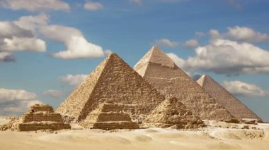 Giza Valley, Kahire, Mısır büyük piramitlerin Timelapse