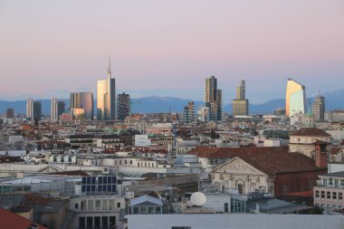 Duomo Milans ticaret bölgesinin görünümü. v.1. 