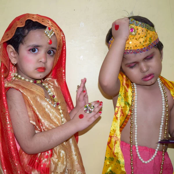 Anak Anak India Yang Lucu Berdandan Seperti Lord Radha Dan — Stok Foto