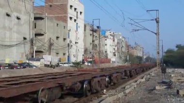 Yeni Delhi Hindistan 3 Ekim 2020: 124 sefer sayılı tren, 124nolu ekspres tren, 124nolu tren, 124nolu Hint tren yolu, 124ncü tren istasyonu, Delhi tren istasyonu.