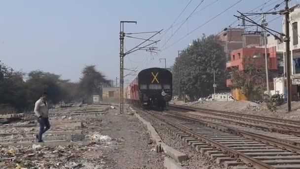 New Delhi India Oktober 2020 Trein Oversteken Express Trein Video — Stockvideo