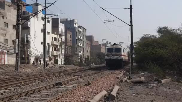 Yeni Delhi Hindistan Ekim 2020 Tren Geçidi Ekspres Tren Videoları — Stok video