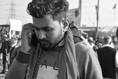 Gazipur, Delhi, Hindistan 25 Aralık 2020 - Punjab, Uttar Pradesh ve Uttarakhand 'den Hintli Sih ve Çiftçiler, Delhi-UP sınırında yeni çiftçi yasalarına karşı protestolar başlattılar