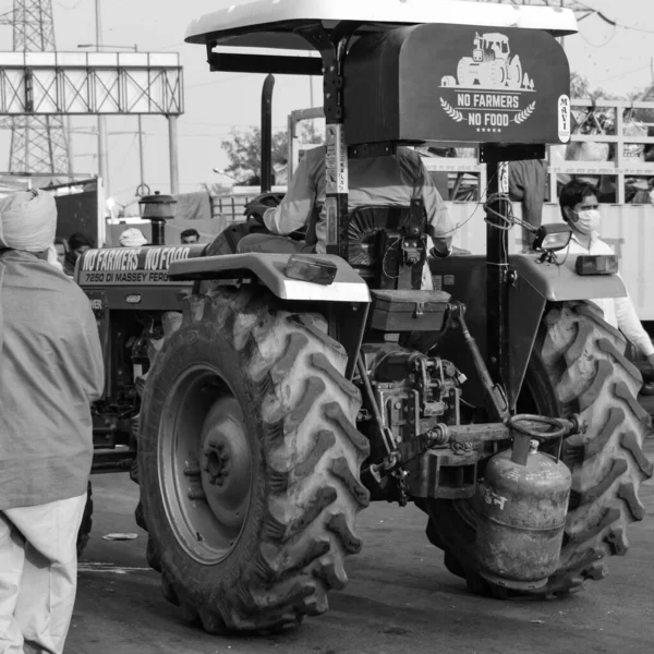 Gazipur Delhi India Dicembre 2020 Trattori Agricoli Hanno Parcheggiato Confine — Foto Stock