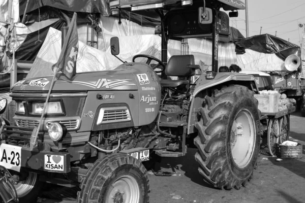 Gazipur Delhi India Dicembre 2020 Trattori Agricoli Hanno Parcheggiato Confine — Foto Stock