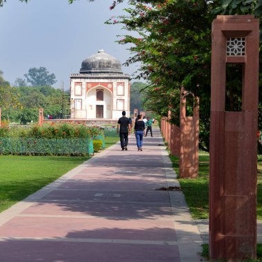 Yeni Delhi Hindistan 7 Mart 2021 - Delhi Hindistan 'da Sunder Anaokulu içindeki mimari mezarın içerisindeki Sunder Anaokulu, Humayun' un Delhi 'deki Mezarı yakınlarındaki Dünya Mirası Alanı, Sunder Çocuk Yuvası