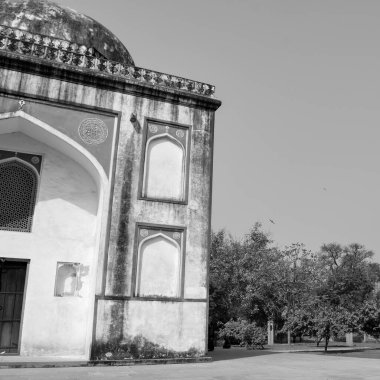 Delhi 'deki Sunder Anaokulu' nun içindeki mimari mezarı gören Sunder Nursery, Delhi 'deki Humayun' un Mezarı 'nın yanında yer alan Dünya Mirası Alanıdır.