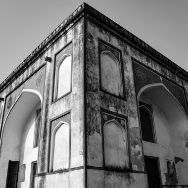 Delhi 'deki Sunder Anaokulu' nun içindeki mimari mezarı gören Sunder Nursery, Delhi 'deki Humayun' un Mezarı 'nın yanında yer alan Dünya Mirası Alanıdır.