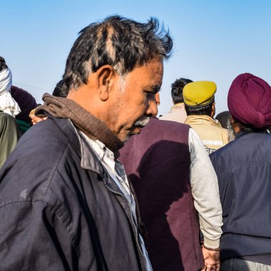 Gazipur, Delhi, Hindistan 25 Aralık 2020 - Punjab, Uttar Pradesh ve Uttarakhand 'den Hintli Sih ve Hindu Çiftçiler Delhi-UP sınırında protesto eylemi düzenlediler. Çiftçiler yeni çiftçi yasalarını protesto ediyorlar