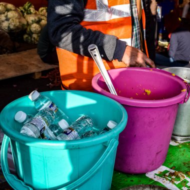 Gazipur, Delhi, Hindistan 25 Aralık 2020 - Punjab, Uttar Pradesh ve Uttarakhand 'den Hintli Sih ve Hindu Çiftçiler Delhi-UP sınırında protesto eylemi düzenlediler. Çiftçiler yeni çiftçi yasalarını protesto ediyorlar