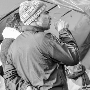 Gazipur, Delhi, Hindistan 25 Aralık 2020 - Punjab, Uttar Pradesh ve Uttarakhand 'den Hintli Sih ve Çiftçiler, Delhi-UP sınırında yeni çiftçi yasalarına karşı protestolar başlattılar