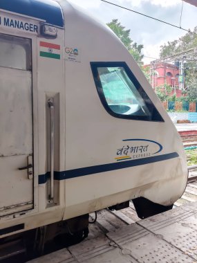 Amritsar, Hindistan, 15 Ağustos 2025 - Vande Bharat Ekspres treni Amritsar 'dan Delhi' ye Amritsar tren istasyonu, Vande Bharat Hindistan 'ın en hızlı treni