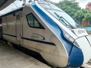 Amritsar, Hindistan, 15 Ağustos 2025 - Vande Bharat Ekspres treni Amritsar 'dan Delhi' ye Amritsar tren istasyonu, Vande Bharat Hindistan 'ın en hızlı treni