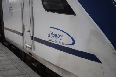Amritsar, Hindistan, 15 Ağustos 2025 - Vande Bharat Ekspres treni Amritsar 'dan Delhi' ye Amritsar tren istasyonu, Vande Bharat Hindistan 'ın en hızlı treni