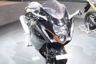 Noida, Uttar Pradesh, Hindistan, 28 Kasım 2023 - Otomobil Fuarı 2023 'te sergilenen tamamen otonom elektrik, dizel ve benzin otomobili. Otomobil geleceği için tasarlanmış yaratıcı bir araba.