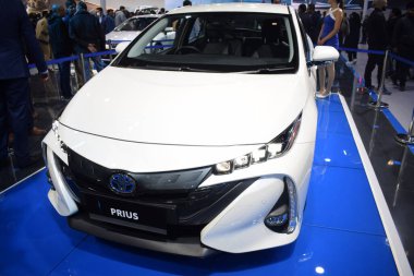 Noida, Uttar Pradesh, Hindistan, 28 Kasım 2023 - Otomobil Fuarı 2023 'te sergilenen tamamen otonom elektrik, dizel ve benzin otomobili. Otomobil geleceği için tasarlanmış yaratıcı bir araba.