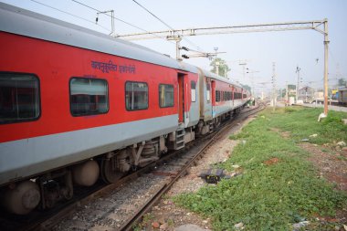 Amritsar, Hindistan, 15 Ağustos 2025 - Vande Bharat Ekspres treni Amritsar 'dan Delhi' ye Amritsar tren istasyonu, Vande Bharat Hindistan 'ın en hızlı treni