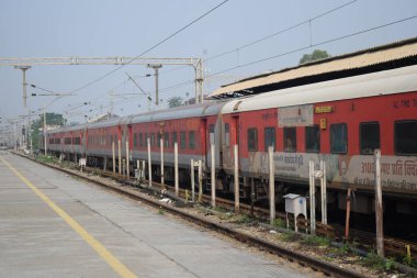 Amritsar, Hindistan, 15 Ağustos 2025 - Vande Bharat Ekspres treni Amritsar 'dan Delhi' ye Amritsar tren istasyonu, Vande Bharat Hindistan 'ın en hızlı treni