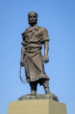 Lacador Anıtı, Porto Alegre, Rio Grande do Sul State, Brezilya 11 Ağustos 2008. Heykel, tipik kostümleri ve elinde devletin kültürel bir sembolü olan yayı temsil ediyor..