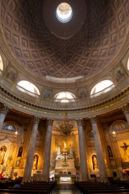 15 Aralık 2018 'de Arjantin' in Buenos Aires Metropolitan Katedrali 'nin içinde. Bu kilisede Papa Francis, Papa olmadan önce ayinlerini 15 yıl boyunca kutladı..