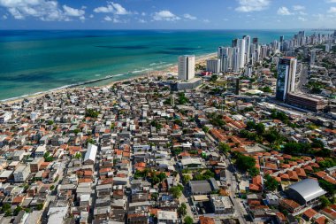 Recife, Pernambuco State, Brezilya, 15 Kasım 2012. Boa Viagem mahallesinin kısmi hava manzarası şehrin zengin ve fakir kesimi arasındaki sosyal zıtlığı gösteriyor..