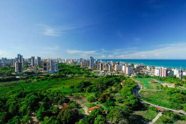 Joao Pessoa, Paraiba, Brezilya 4 Nisan 2008. Tambau mahallesi, yeşil alanları, binaları ve arka plandaki denizi gösteriyor..