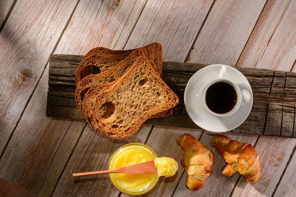 Ghee Manteiga Frasco Vidro Com Espátula Madeira Pão Fatiado Mesa — Fotografia de Stock