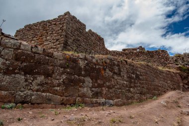 Pisac Arkeoloji Parkı, Calca, Cuzco, Peru, 9 Ekim 2014. Harabeler ve turist ziyaretleri.
