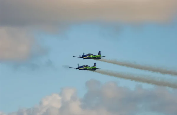 Escuadrón Humo Fuerza Aérea Brasileña Aviones Maniobra Acrobática Actuando Cielo —  Fotos de Stock