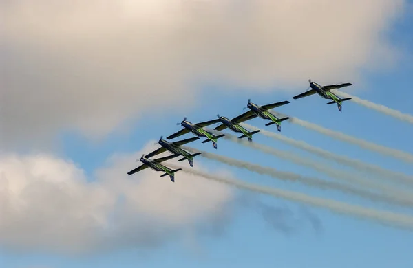 Brazilská Letka Kouře Letectva Aerobatické Manévrovací Letouny Vystupující Obloze Joao — Stock fotografie