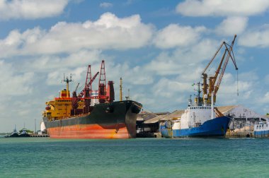 8 Şubat 2009 'da Joao Pessoa, Paraiba, Brezilya yakınlarındaki Cabedelo limanında gemiler.